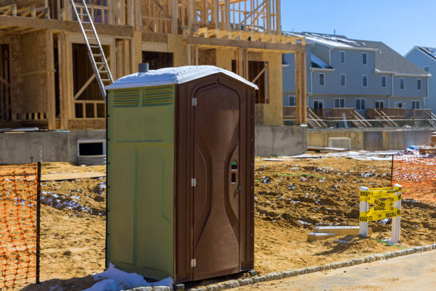 Porta potty delivery and setup in Ashville, AL